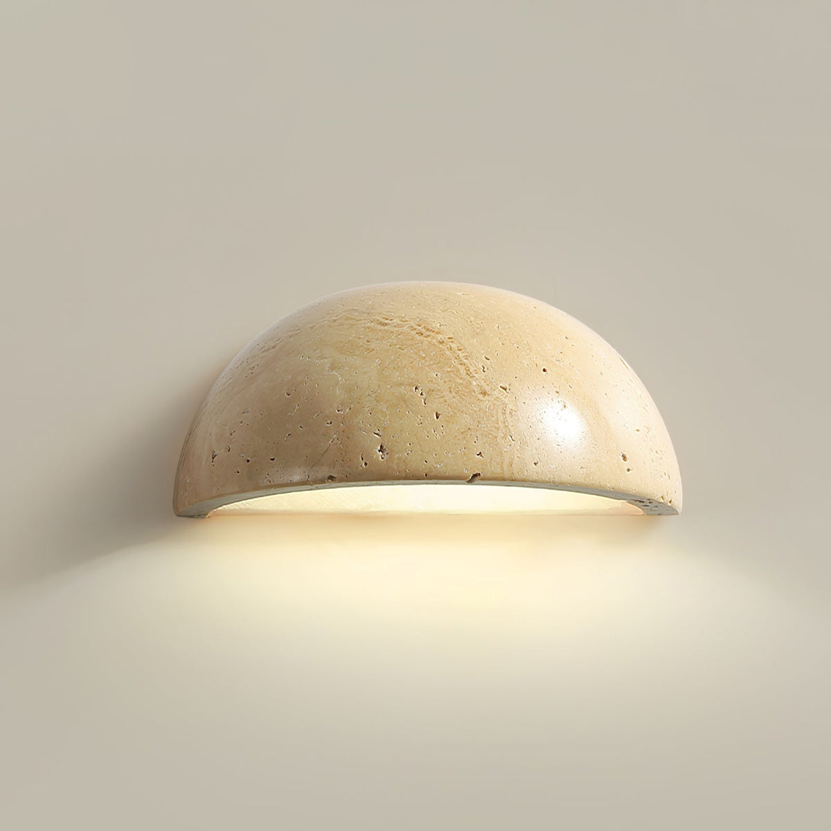 Vethayra Half-koepelvormige travertin wandlamp