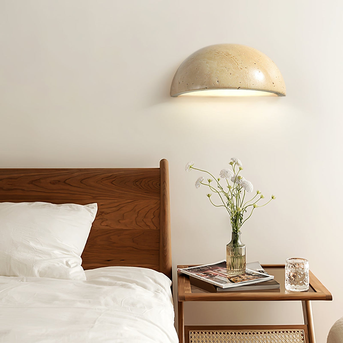 Vethayra Half-koepelvormige travertin wandlamp