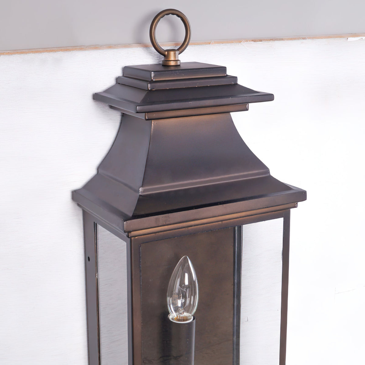 Esolarae wandlamp met donker glas