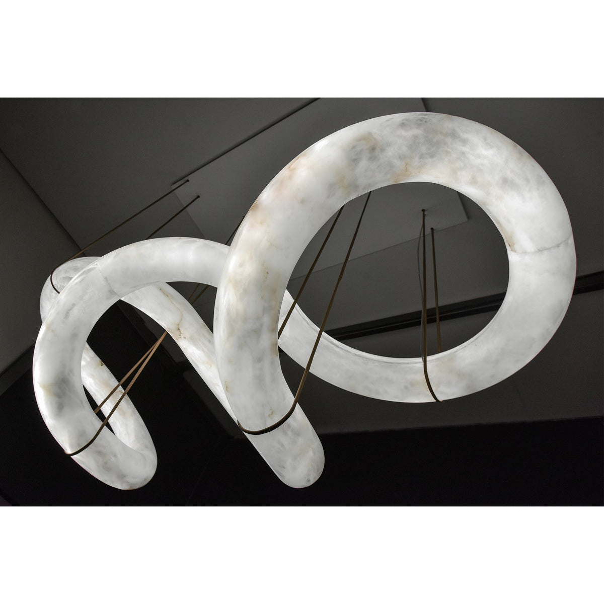 Mithos gebogen albasten hanglamp
