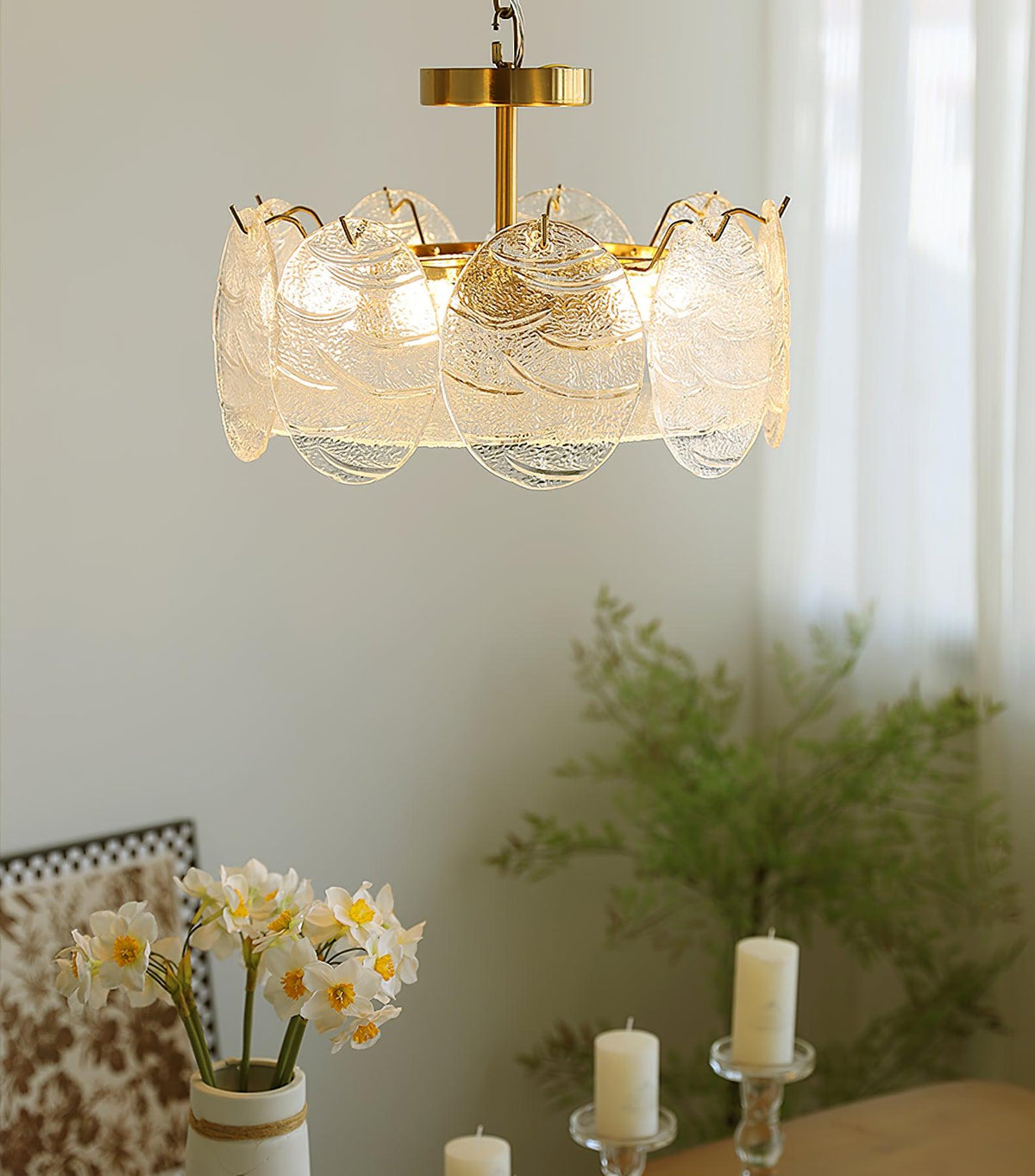 Velalaine plafondlamp van glas met afwerking en ribbelglas goudkleurig