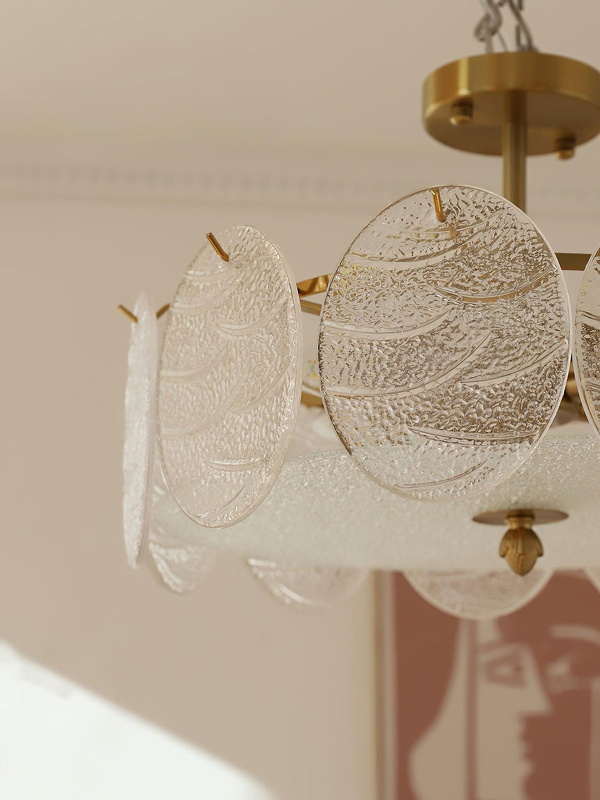 Velalaine plafondlamp van glas met afwerking en ribbelglas goudkleurig