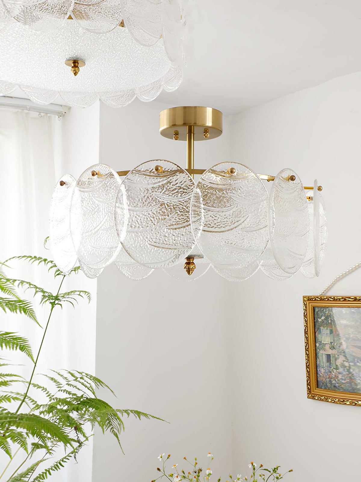Velalaine plafondlamp van glas met afwerking en ribbelglas goudkleurig