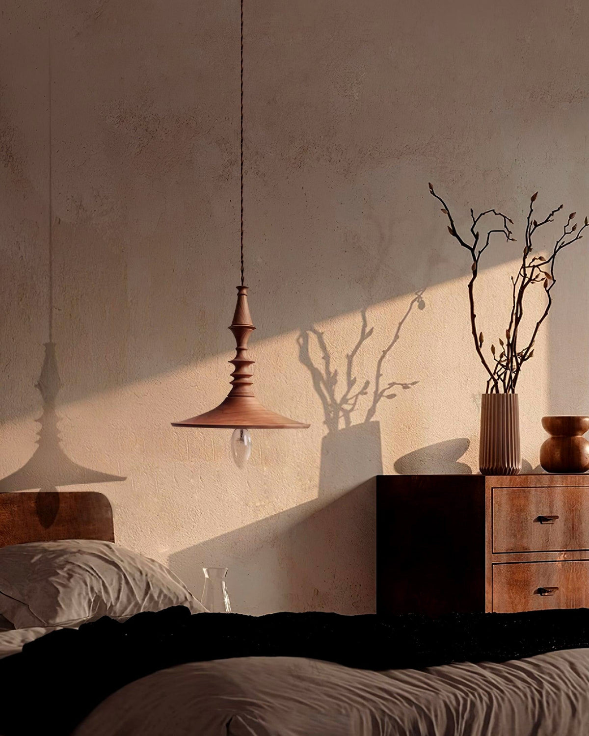 Teriinise hanglamp van walnoothout