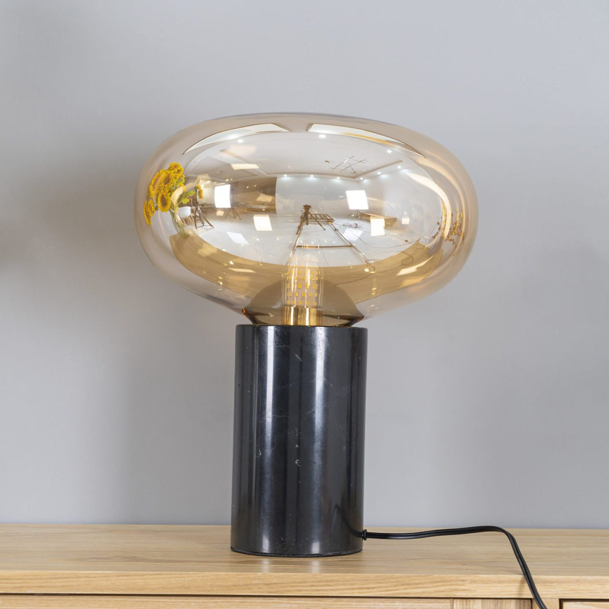 Rova Industriële tafellamp van marmer