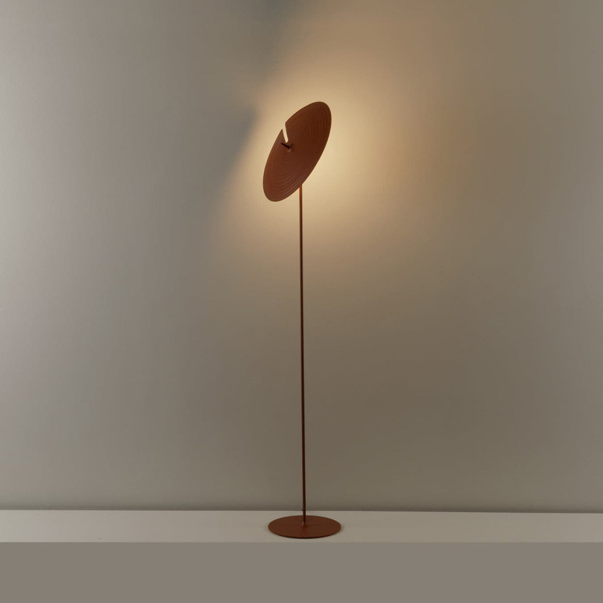 Spira moderne vloerlamp van aluminium