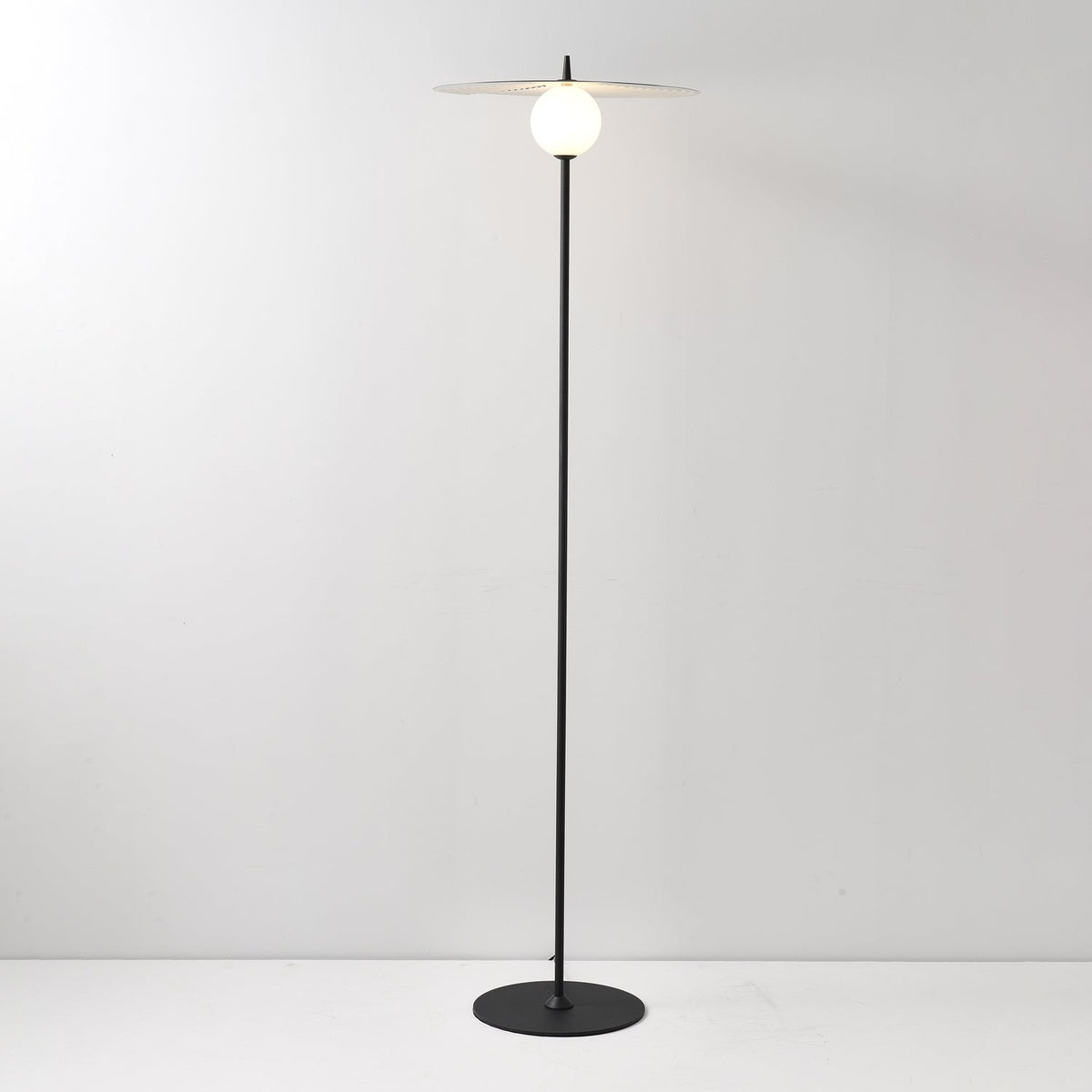 Spira moderne vloerlamp van aluminium