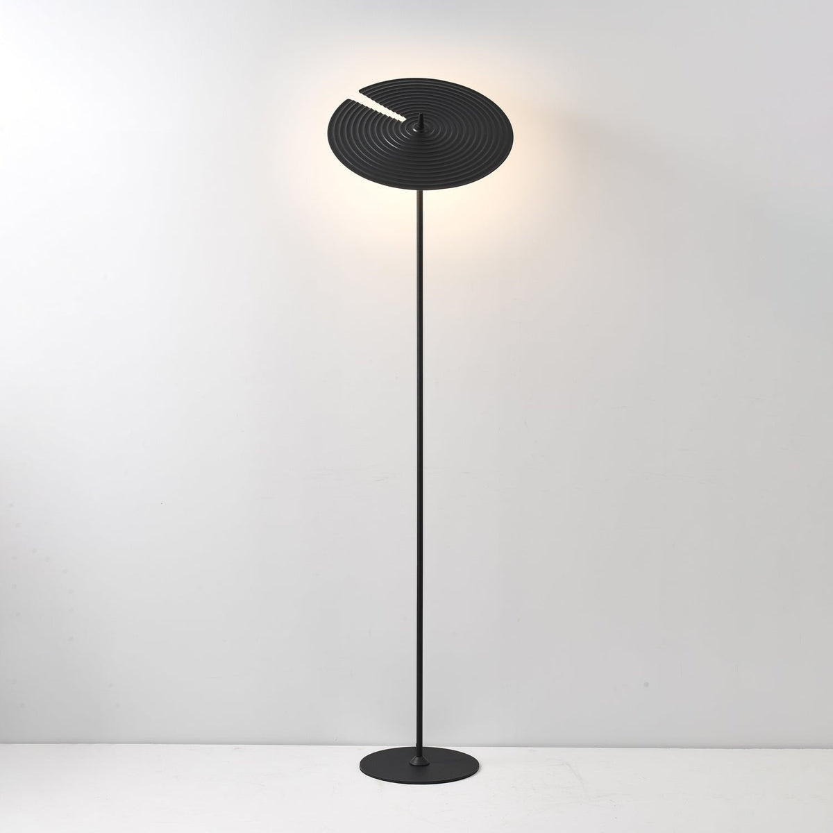 Spira moderne vloerlamp van aluminium