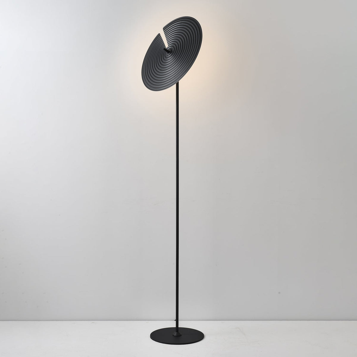 Spira moderne vloerlamp van aluminium