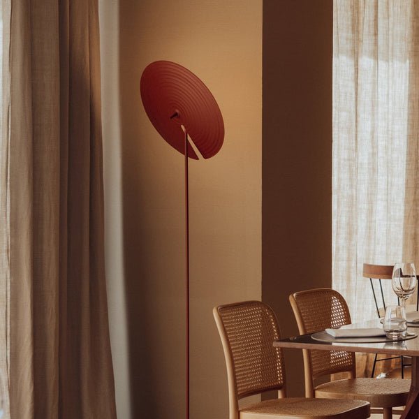 Spira moderne vloerlamp van aluminium