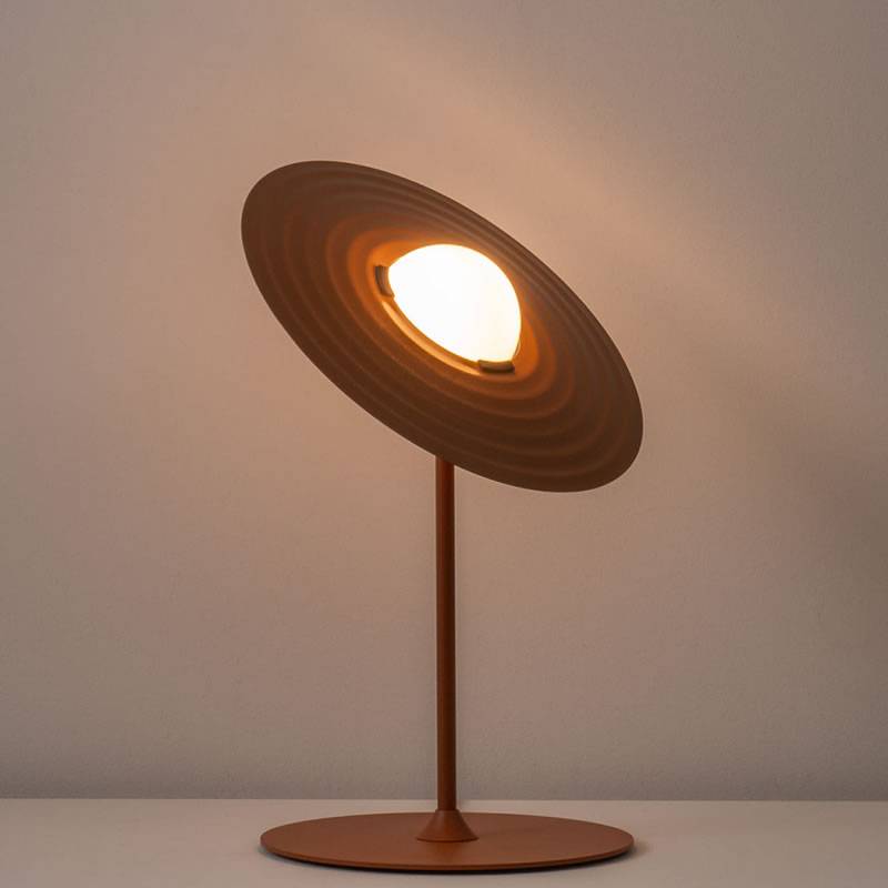 Vortex Moderne tafellamp van aluminium