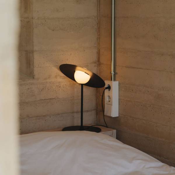 Vortex Moderne tafellamp van aluminium