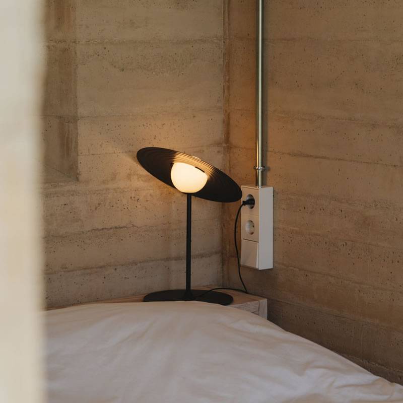 Vortex Moderne tafellamp van aluminium