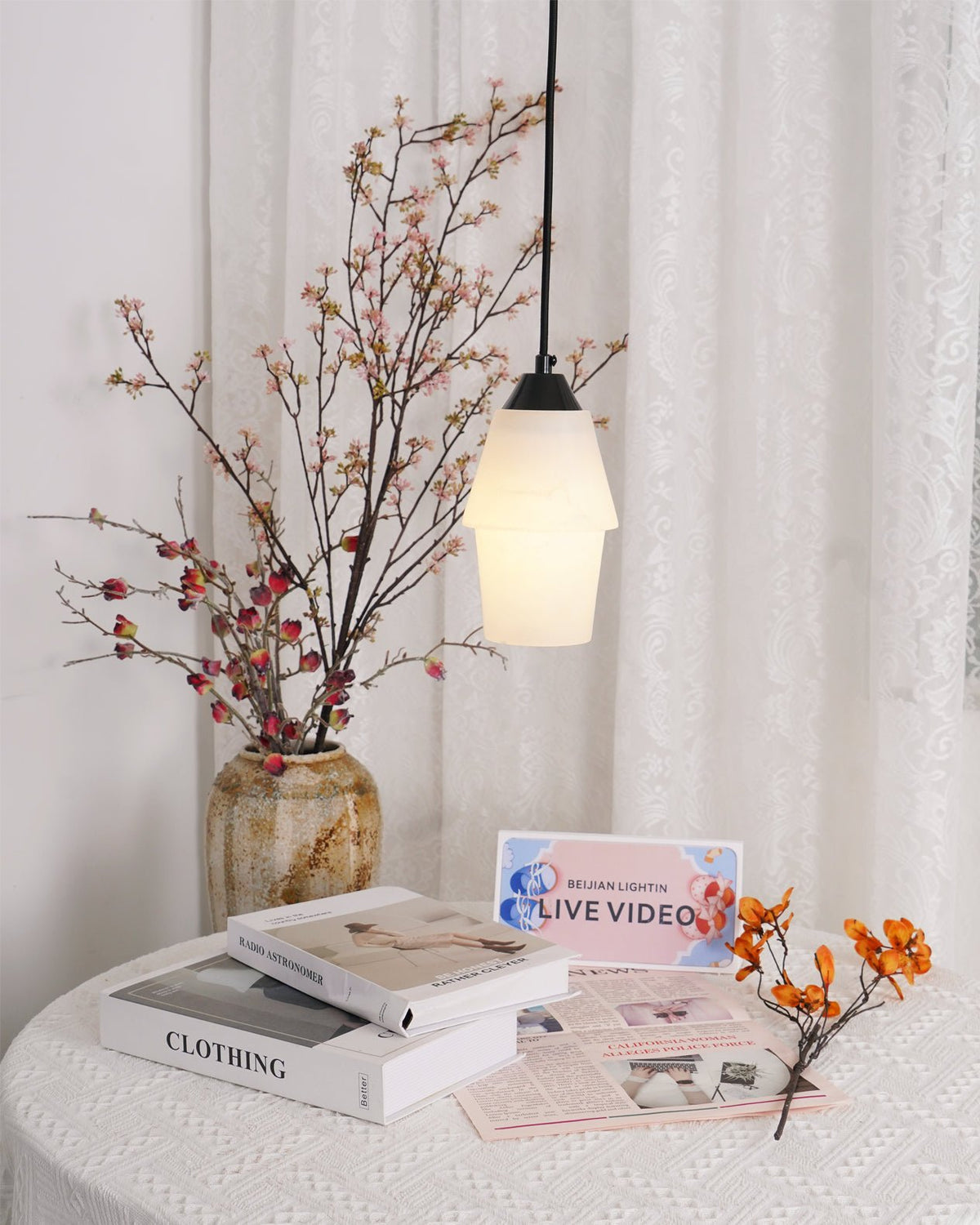 Ostara hanglamp van messing en albast