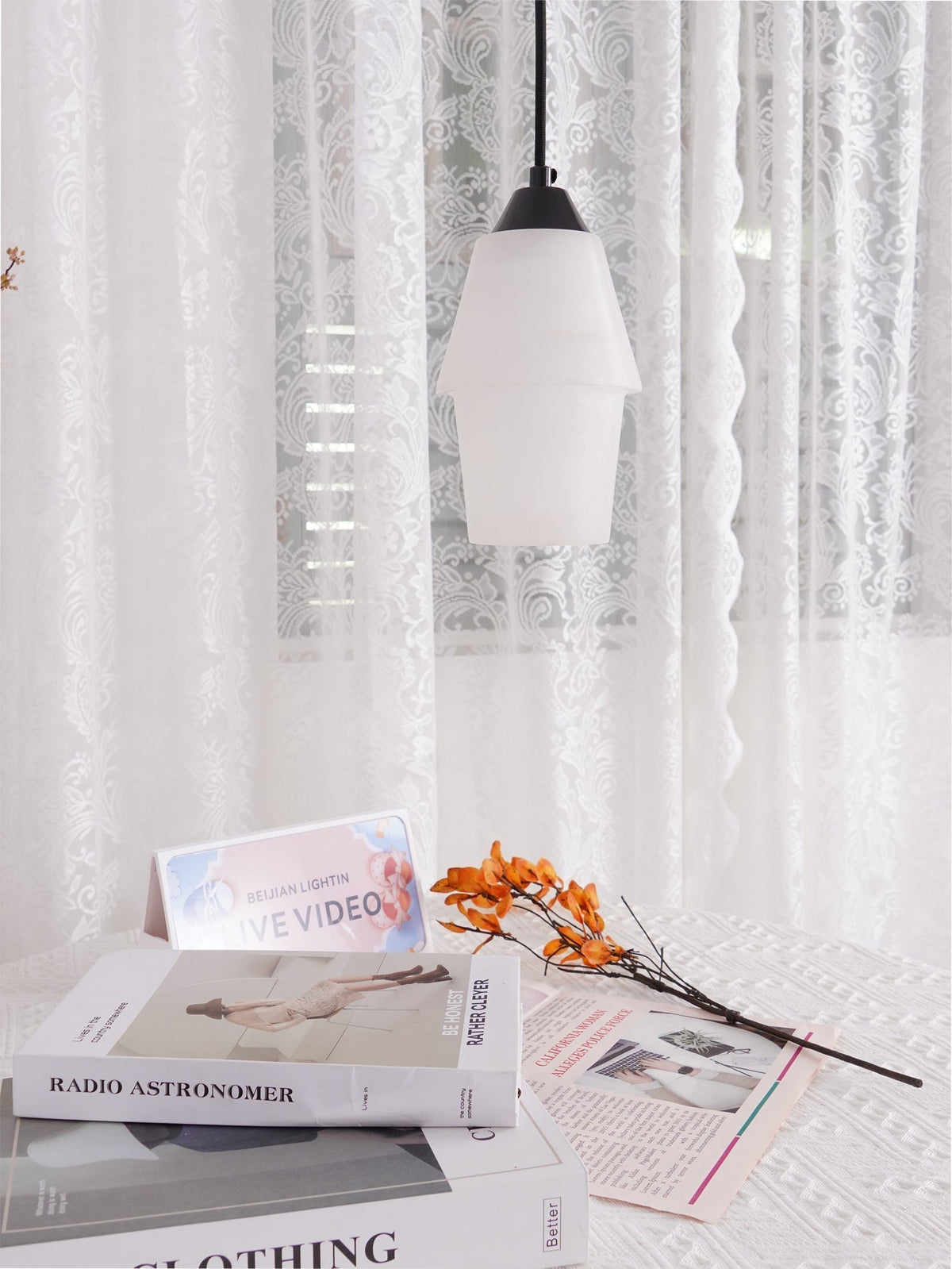 Ostara hanglamp van messing en albast