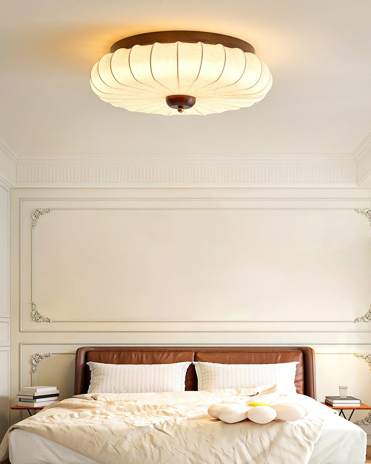 Miroraine vlakke plafondlamp walnootkleurige afwerking beige stoffen kap