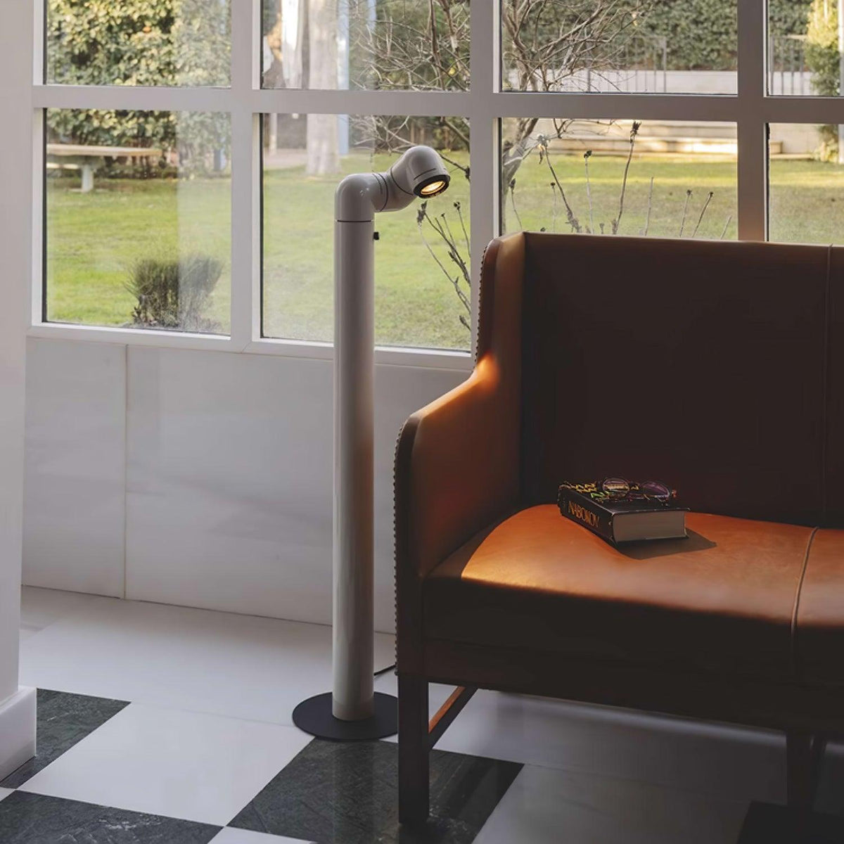 Nyor Aluminium vloerlamp