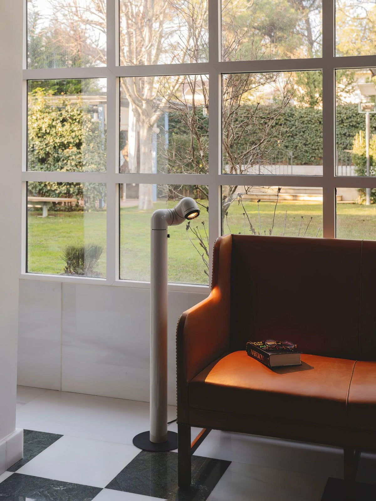 Nyor Aluminium vloerlamp