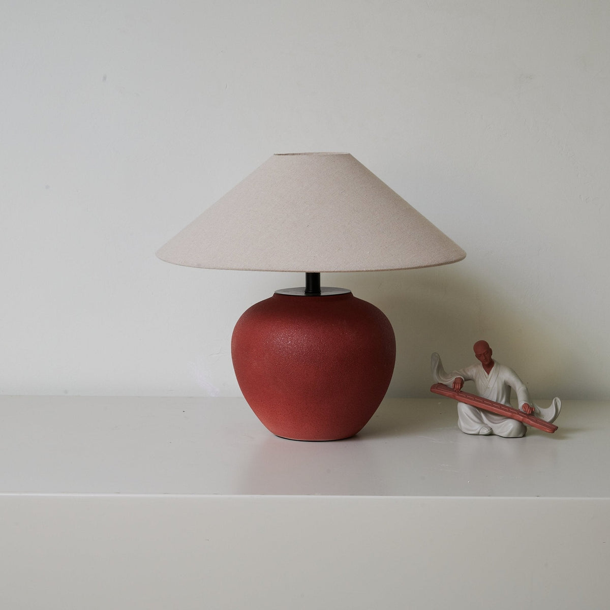 Kiara Minimalistische tafellamp van keramiek