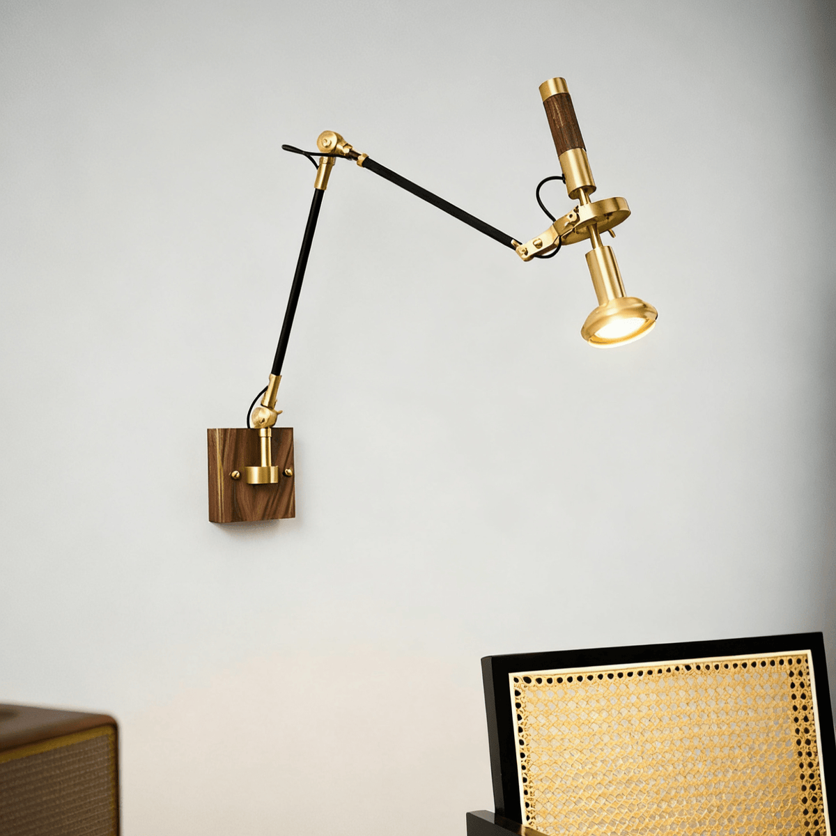 Liravo houten wandlamp
