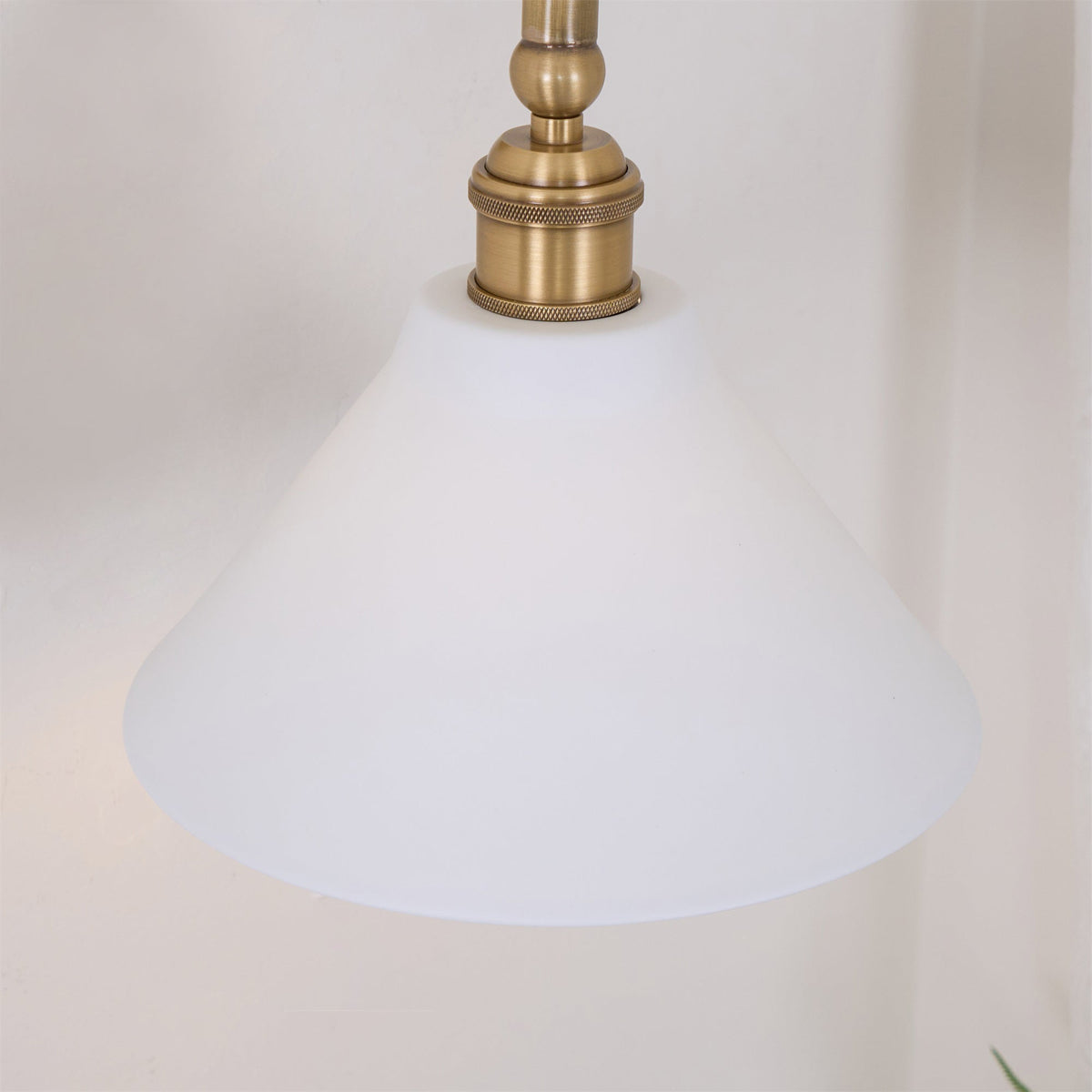 Zaya Minimalistische wandlamp van metaal