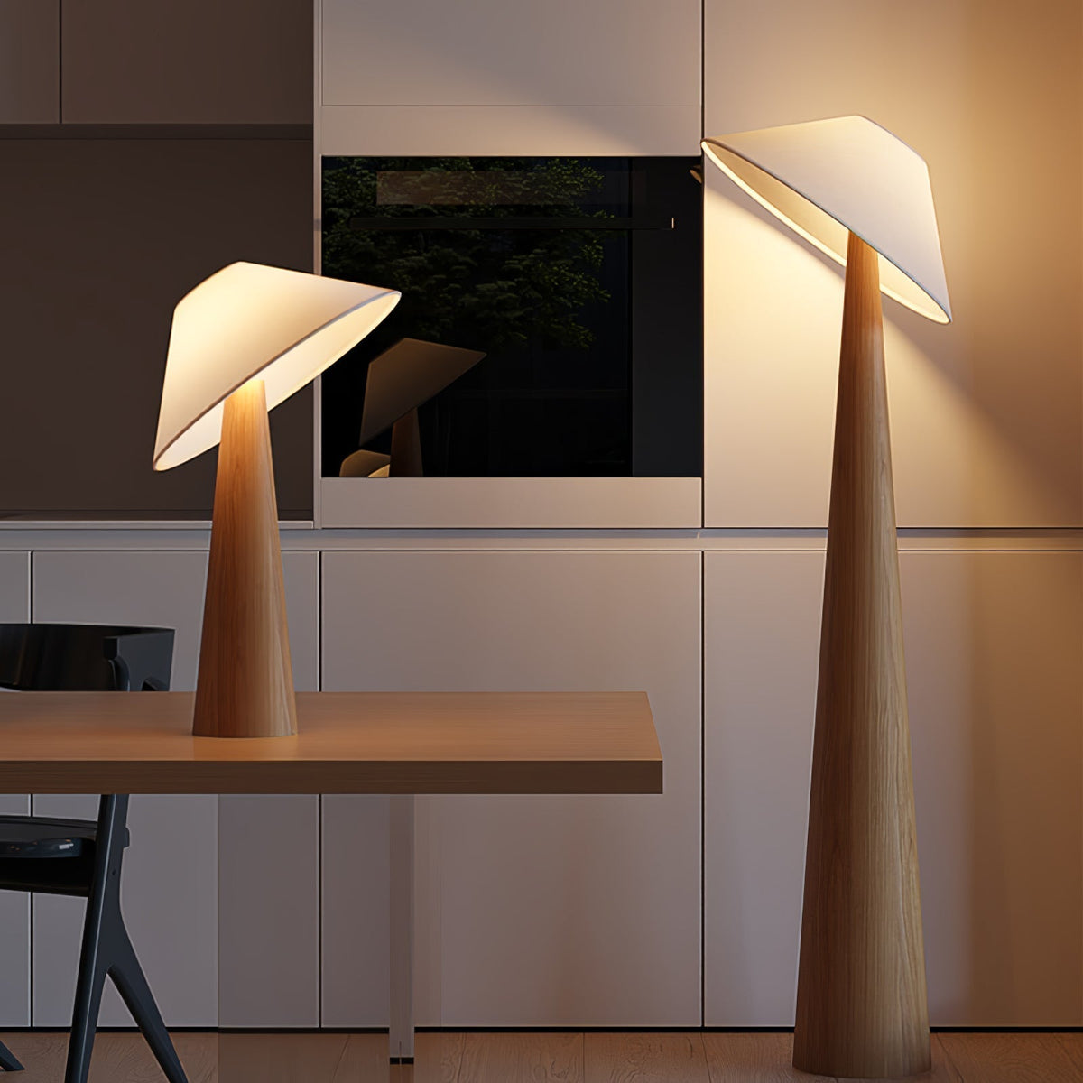 Vosile sculpturale tafellamp van hout