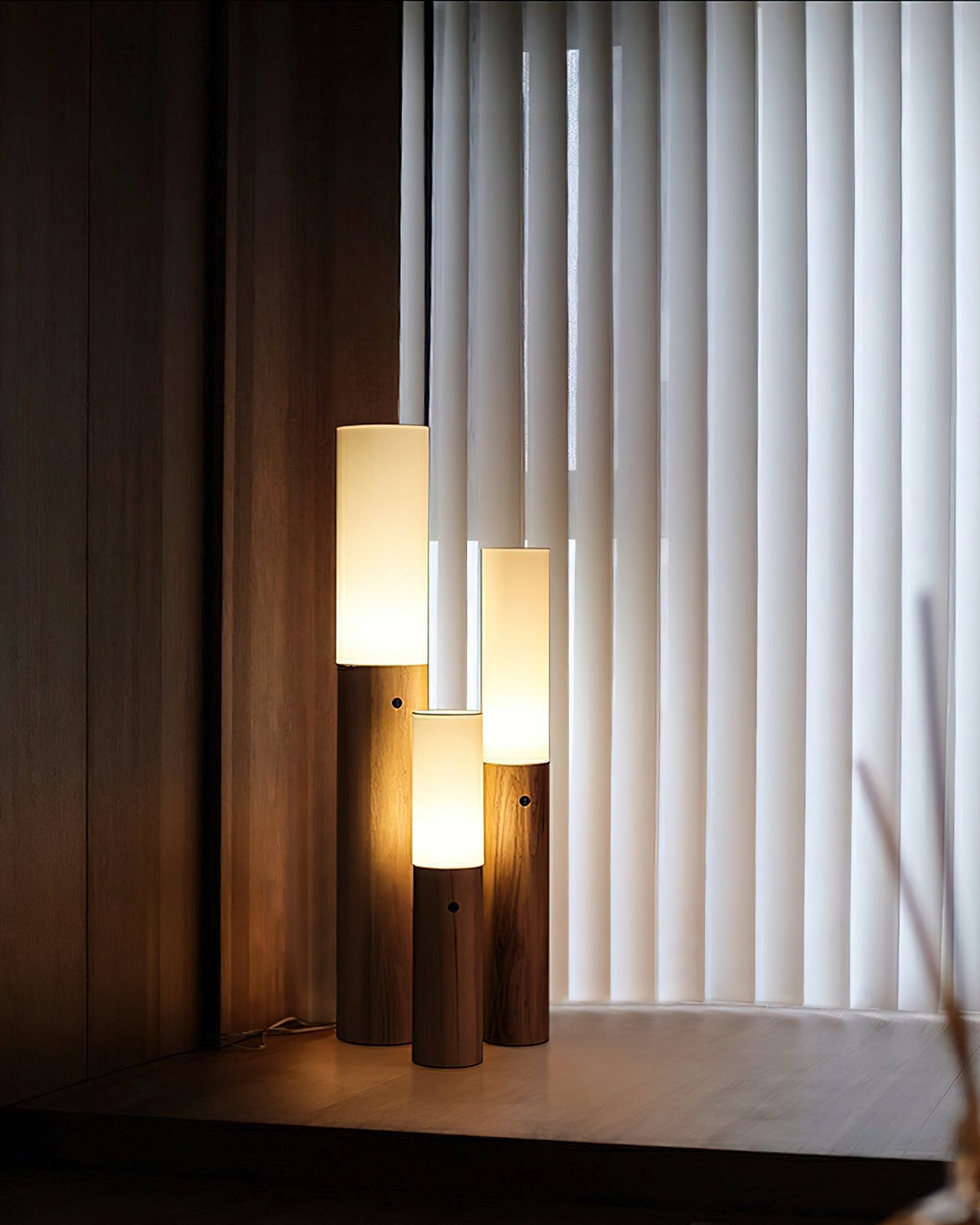 Viraalia Timber Column vloerlamp