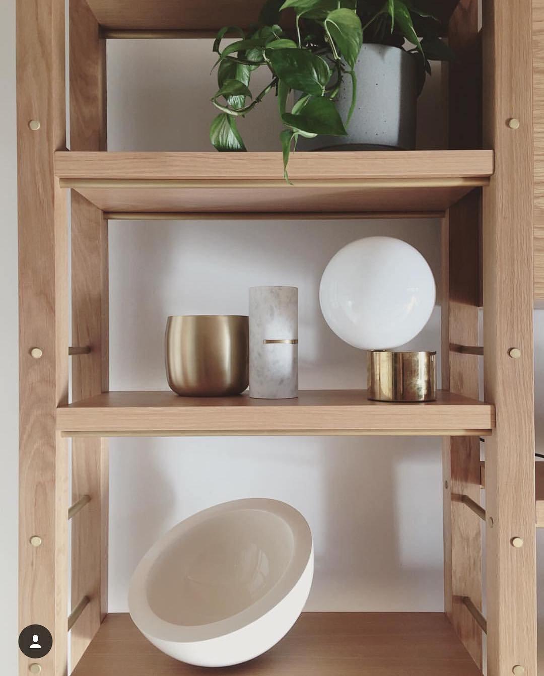 Eiraella tafellamp van glas in goudkleurige afwerking