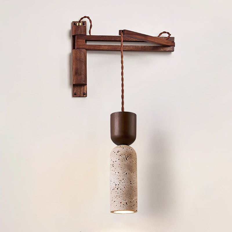 Lestemore wandlamp met walnootarmatuur en gele travertin kap