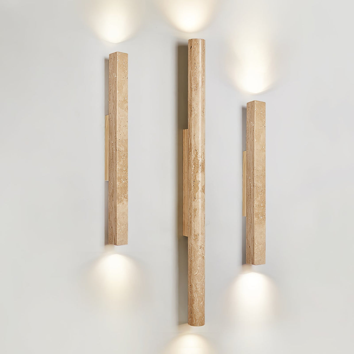 Noriira Minimalistische wandlamp van travertin
