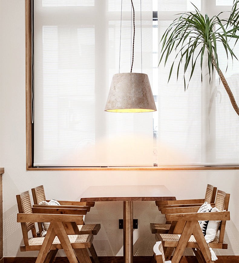 Briven hanglamp van geel travertin