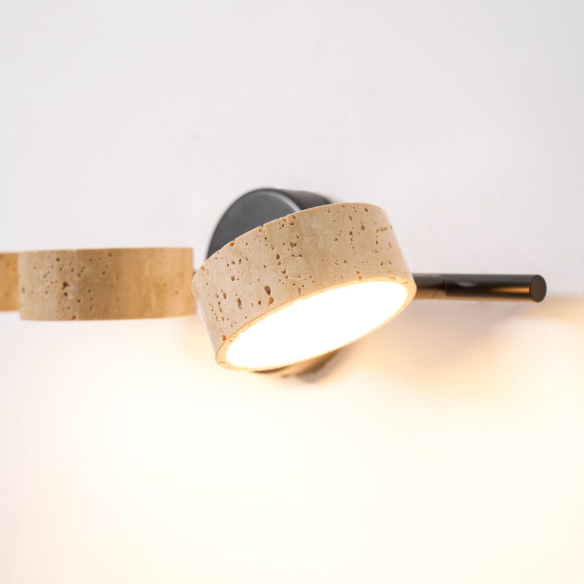 Ceshair meerkoppige travertin wastafelverlichting