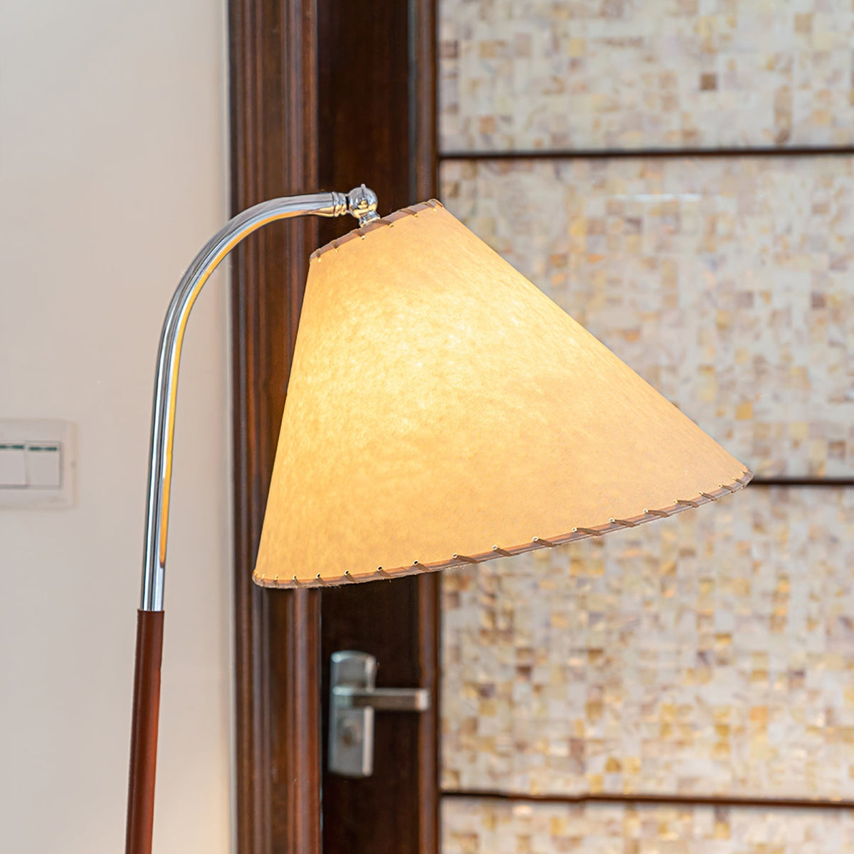 Lysandir gebogen houten vloerlamp