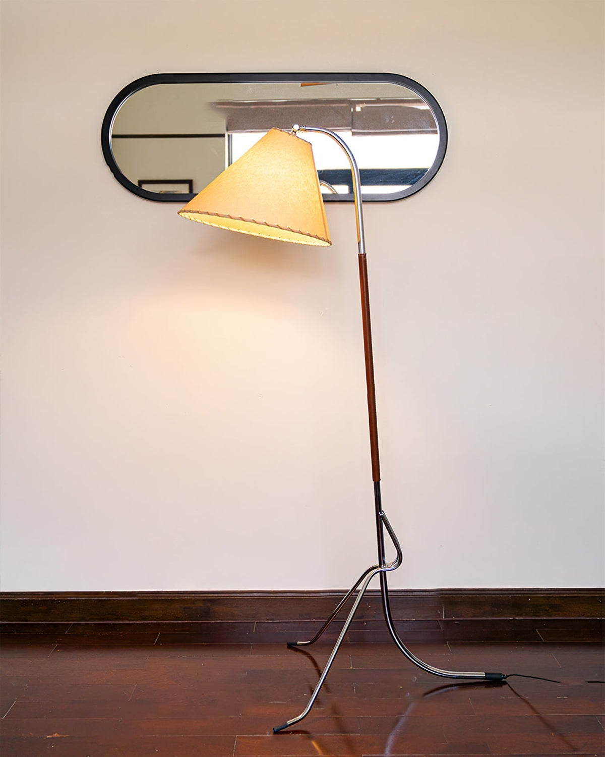 Lysandir gebogen houten vloerlamp