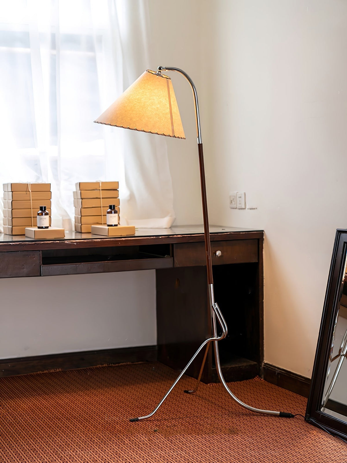 Lysandir gebogen houten vloerlamp