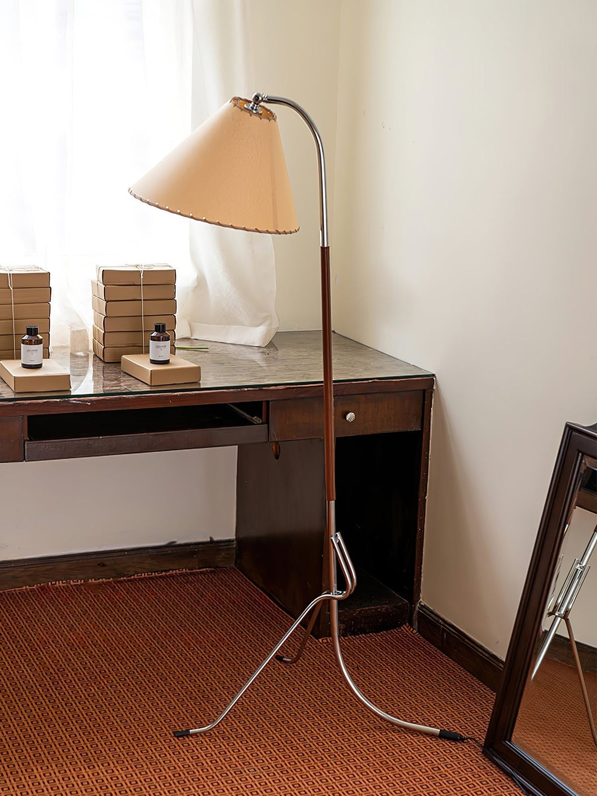Lysandir gebogen houten vloerlamp