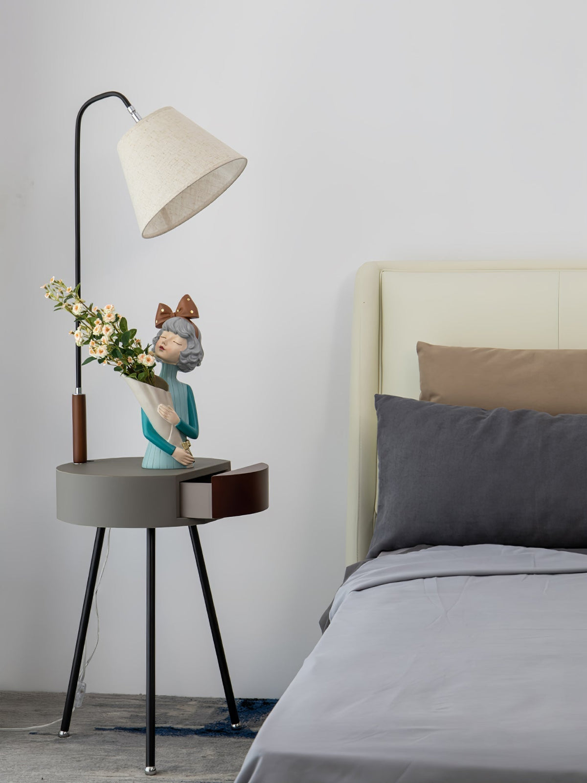 Lumo driepoot vloerlamp van linnen