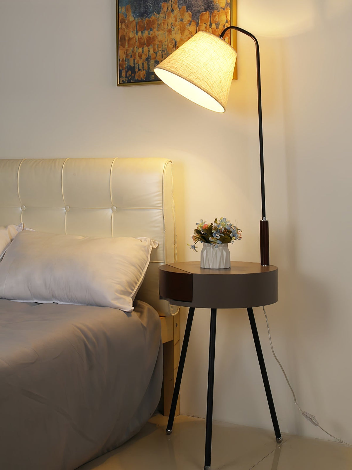 Lumo driepoot vloerlamp van linnen