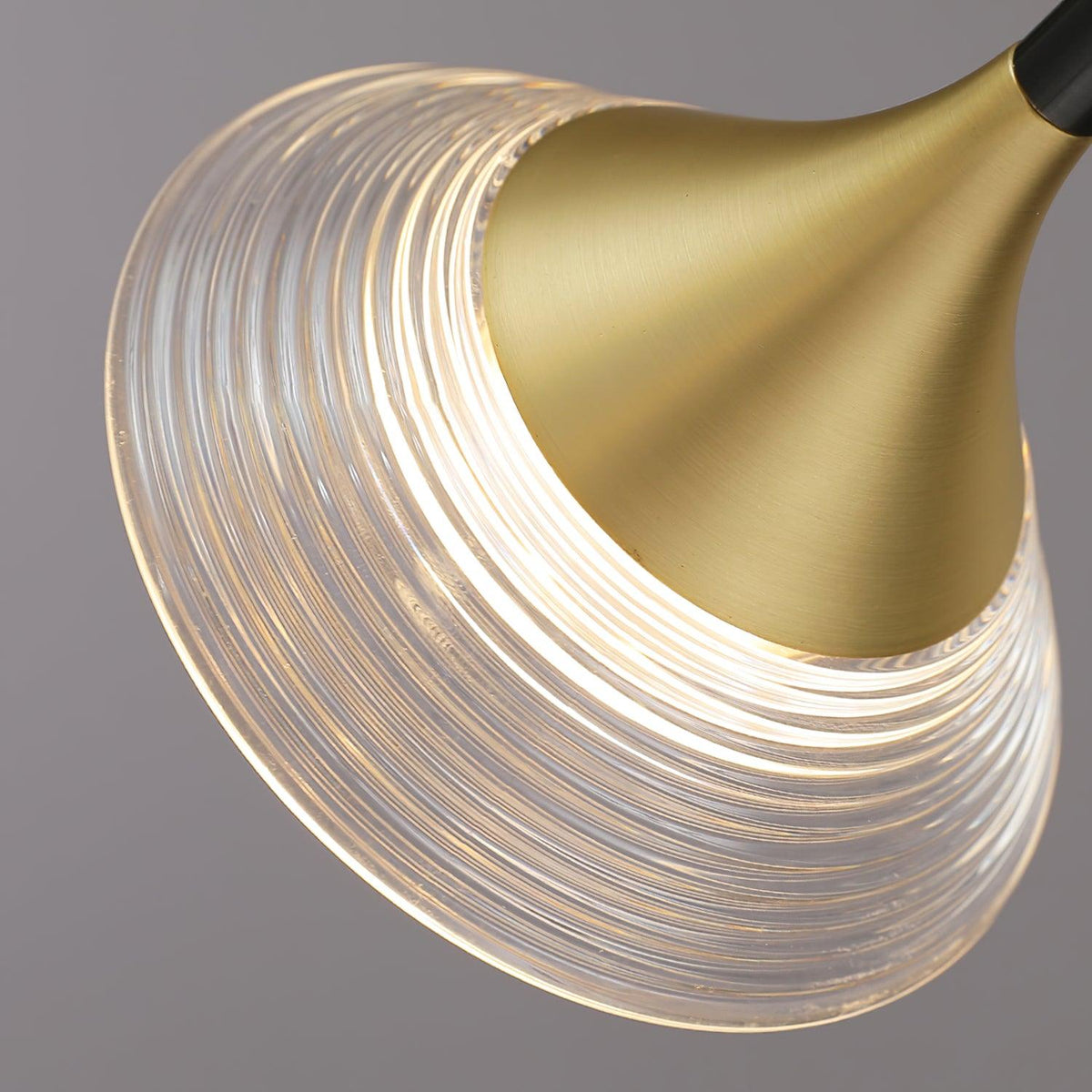Auranielle Mid-Century Moderne hanglamp van messing