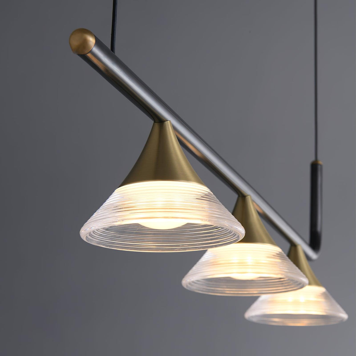 Auranielle Mid-Century Moderne hanglamp van messing