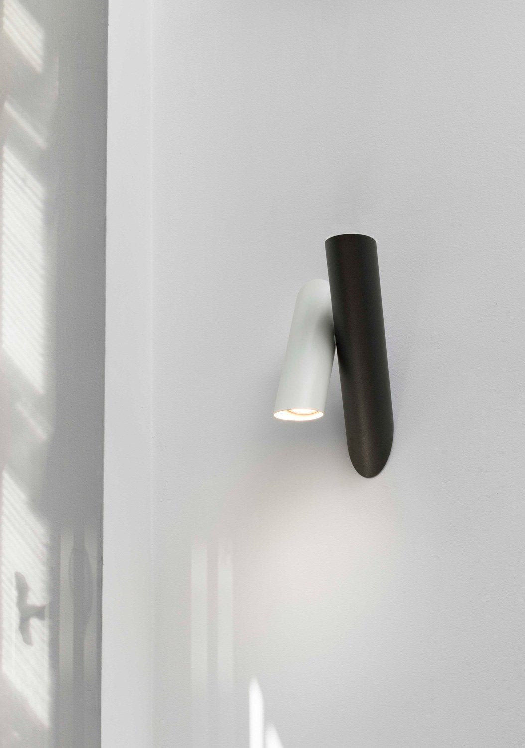 Perylis Moderne wandlamp met Minimalistische Tuben