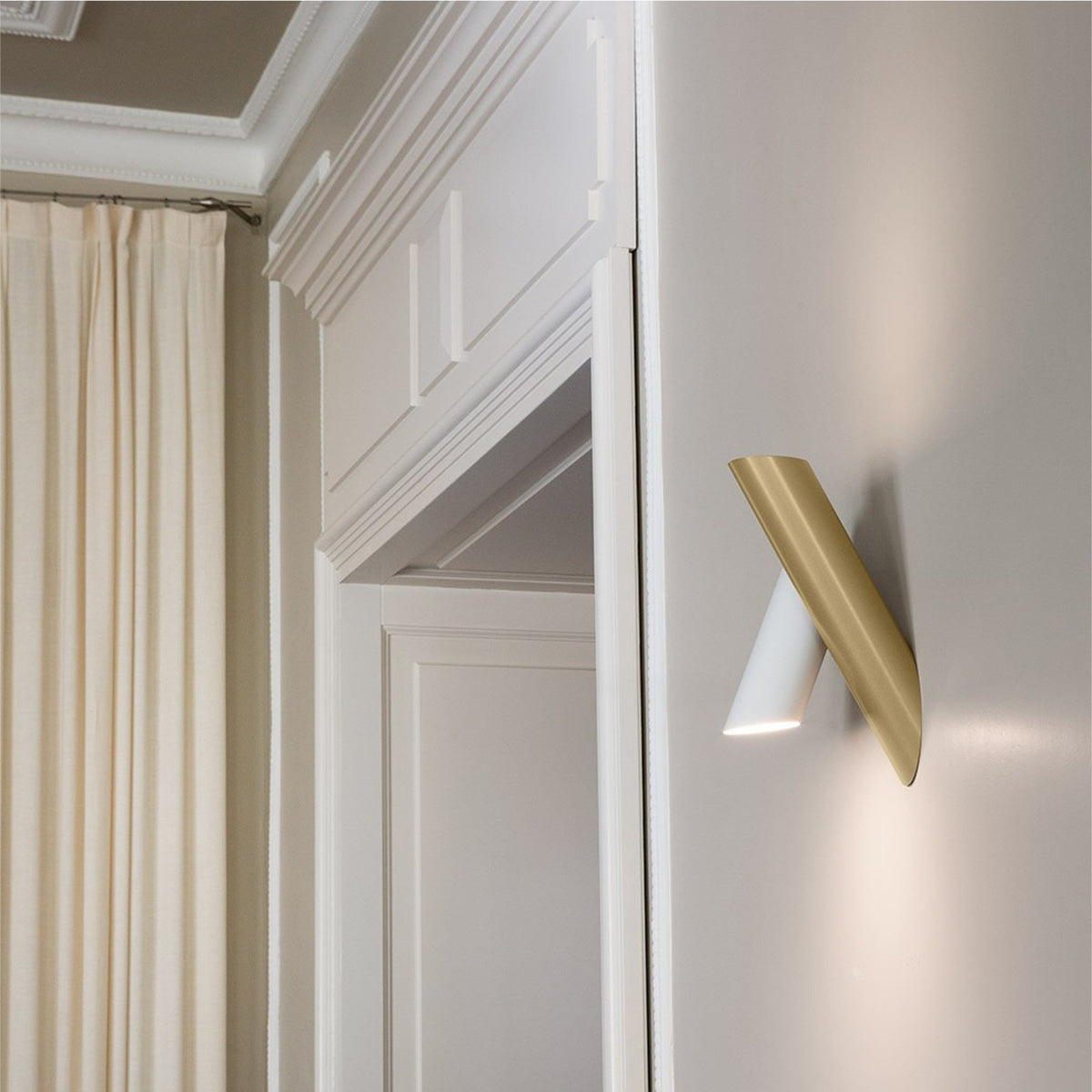 Perylis Moderne wandlamp met Minimalistische Tuben