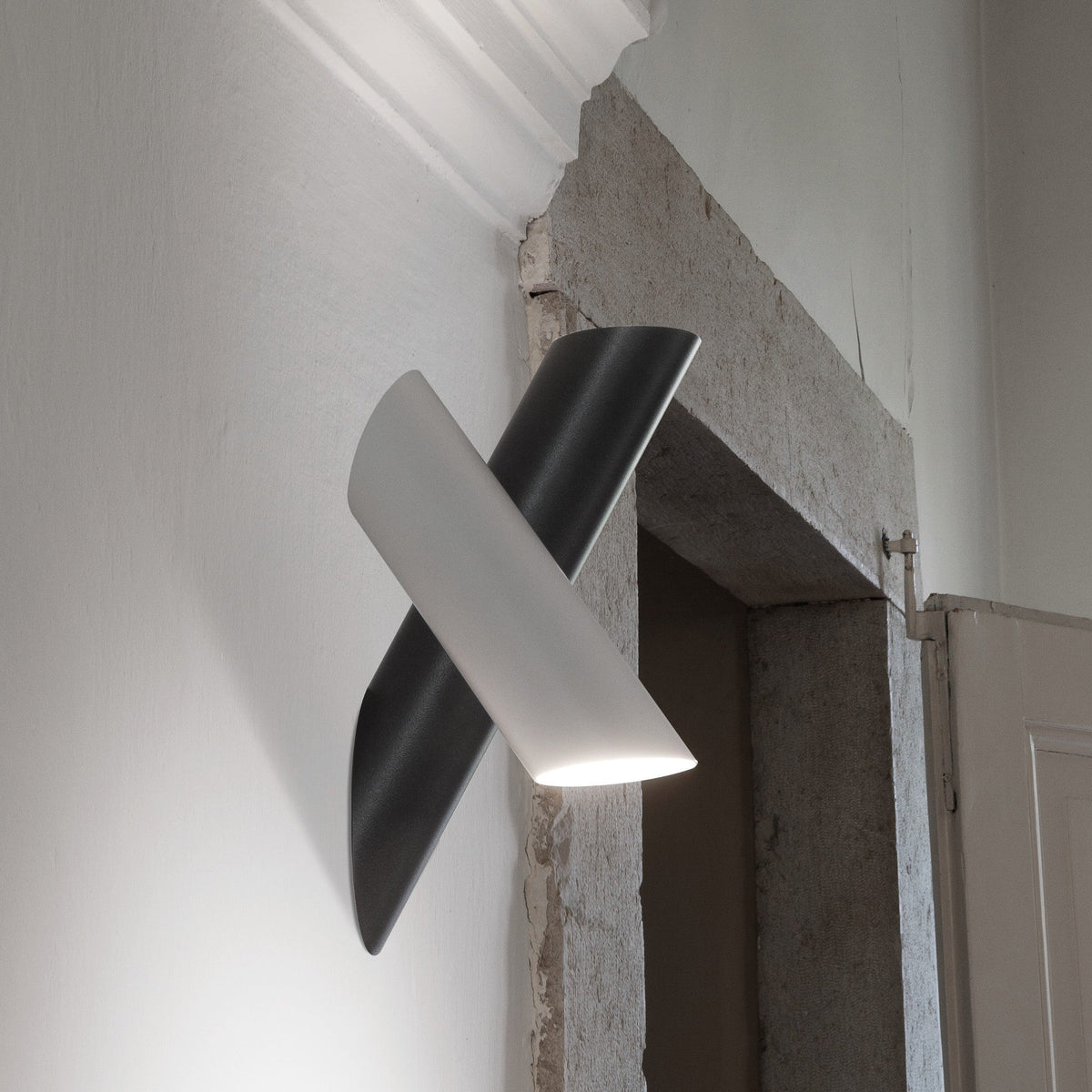Perylis Moderne wandlamp met Minimalistische Tuben