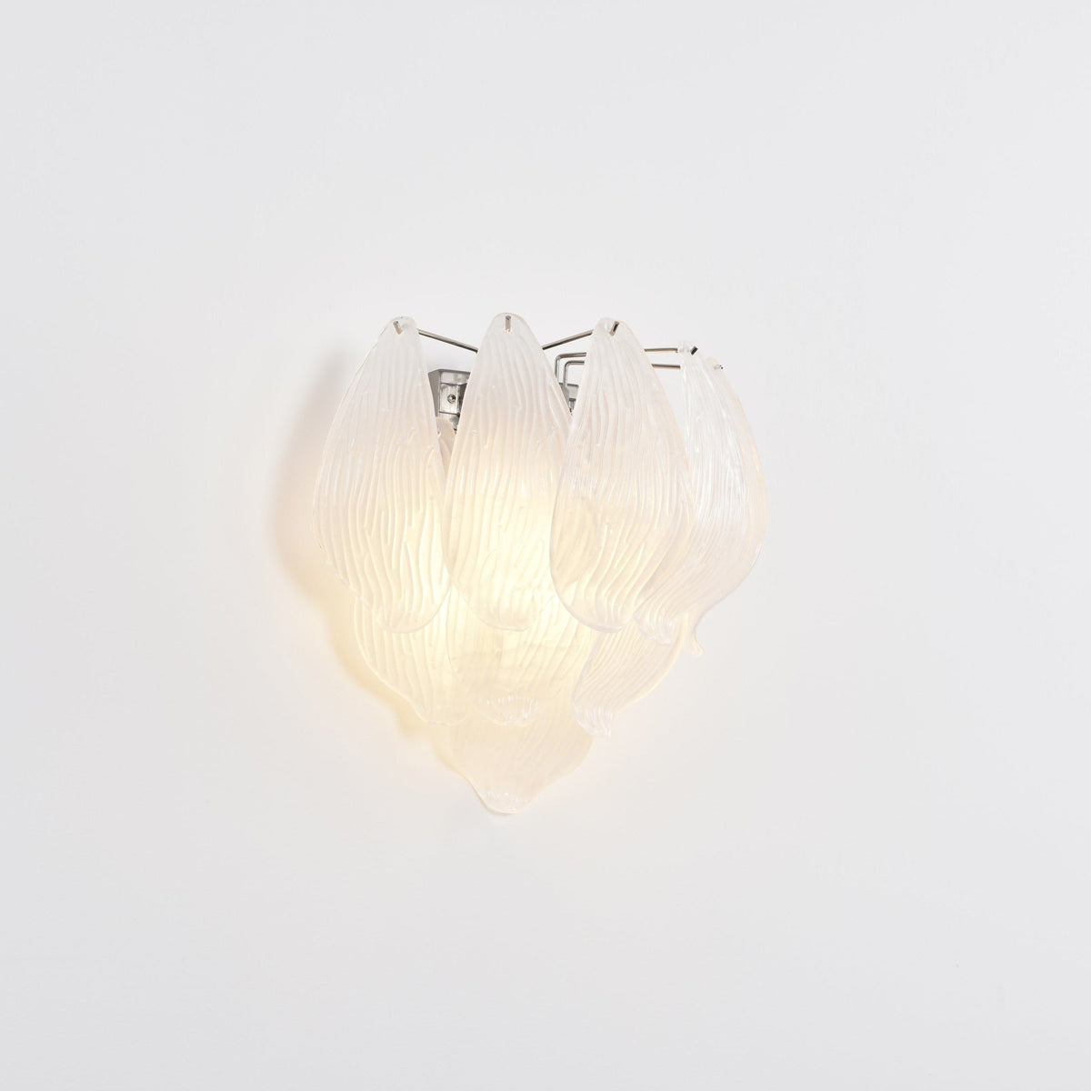 Lioriniella wandlamp Murano-glasbladeren met bloemblaadjes in cascaderende lagen met mat glas