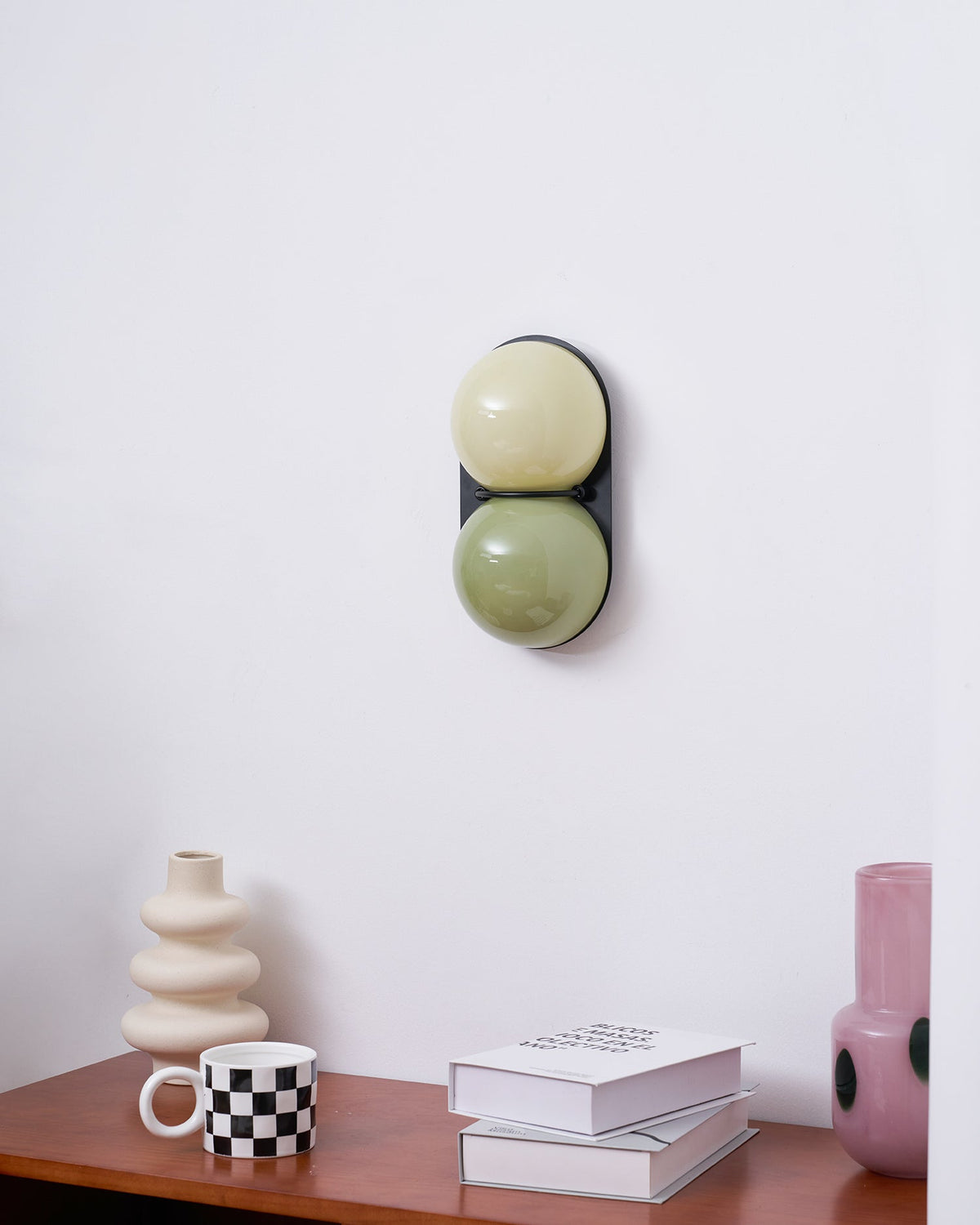 Two bollen wandlamp van glas