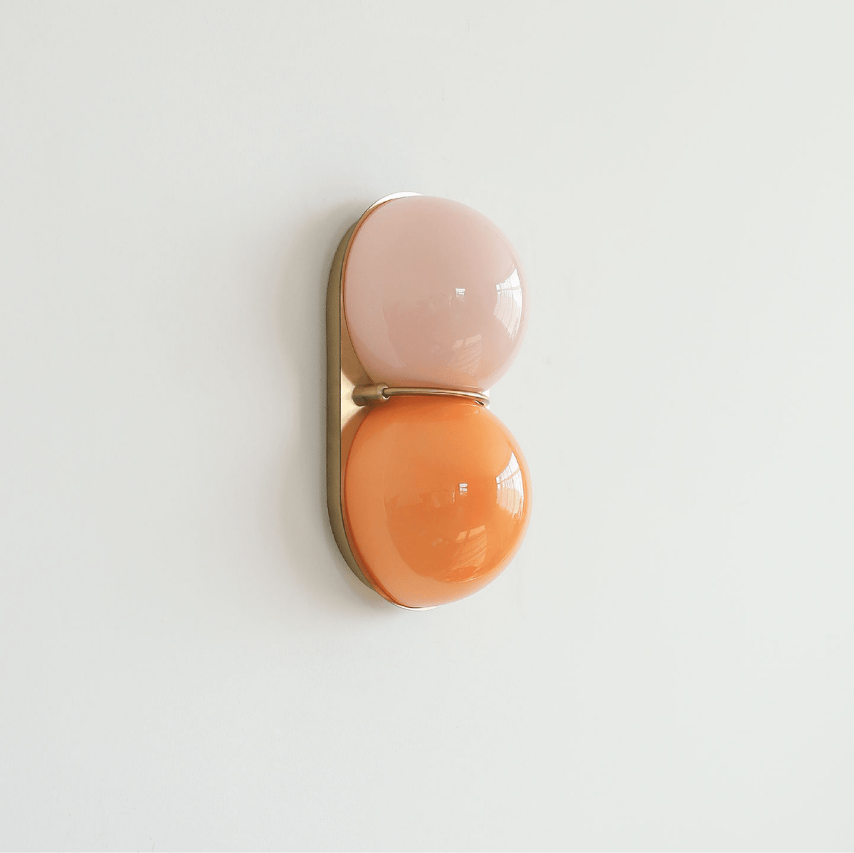 Two bollen wandlamp van glas