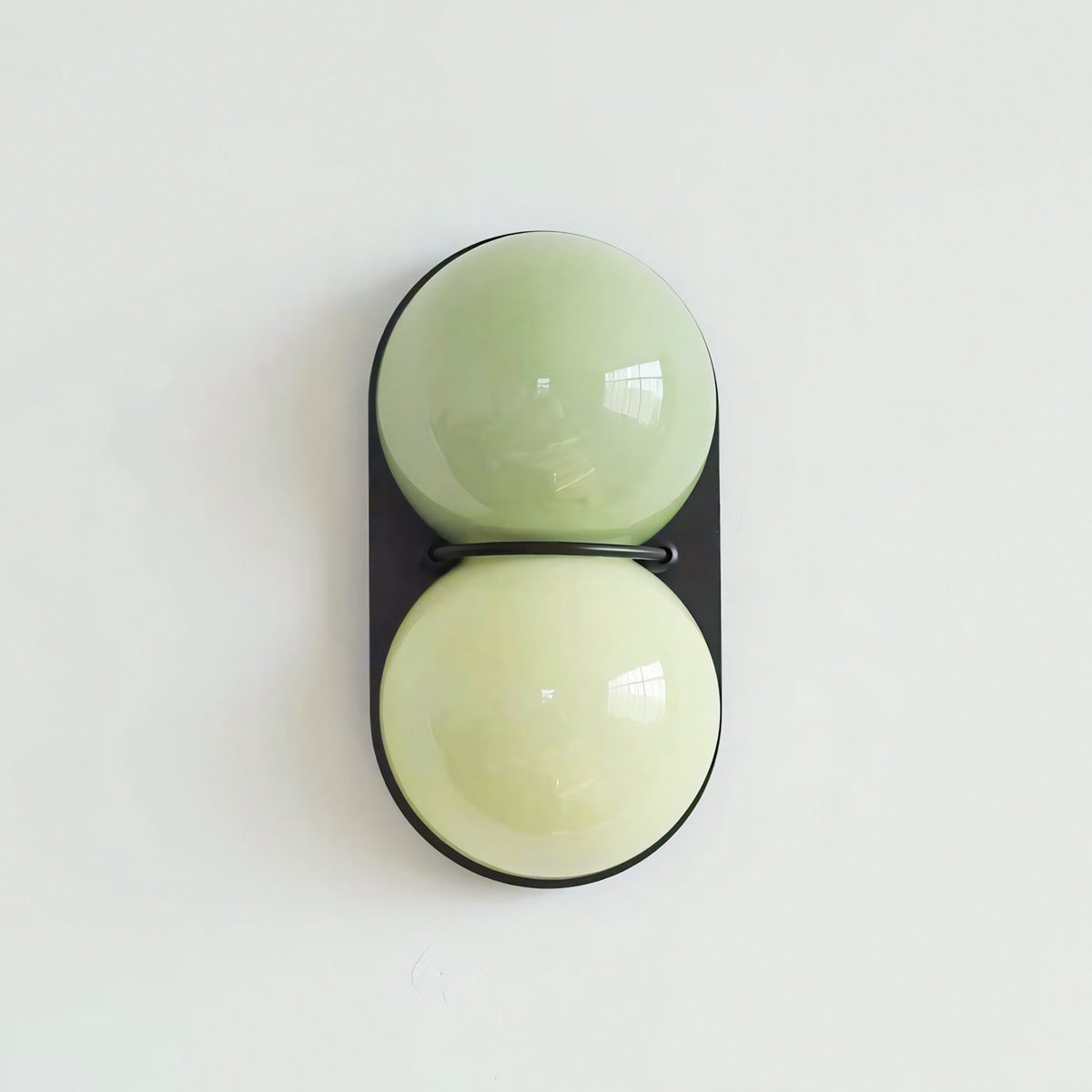 Two bollen wandlamp van glas