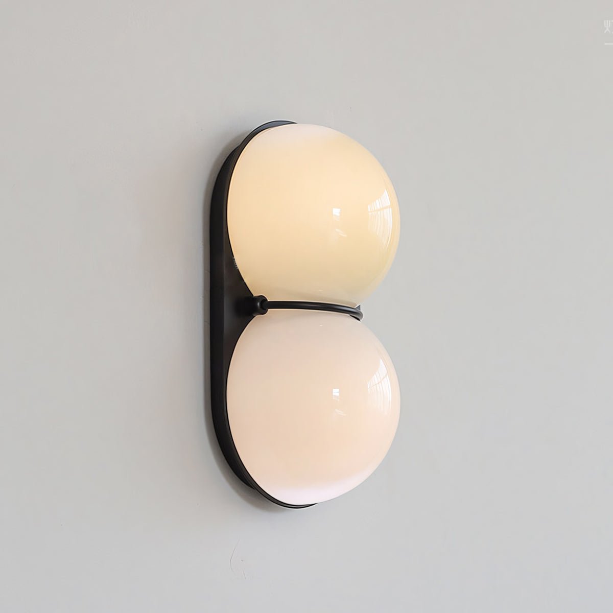 Two bollen wandlamp van glas