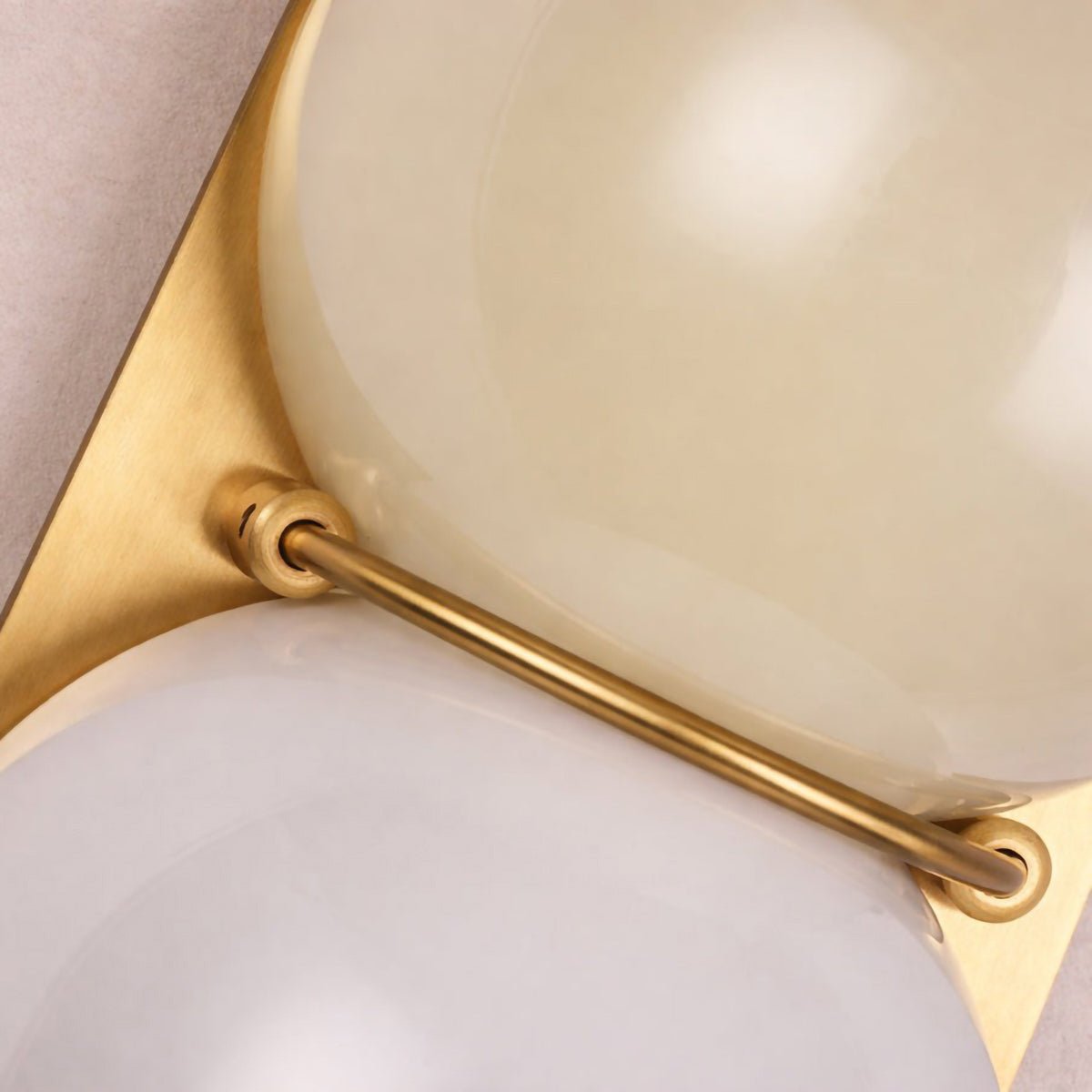 Two bollen wandlamp van glas