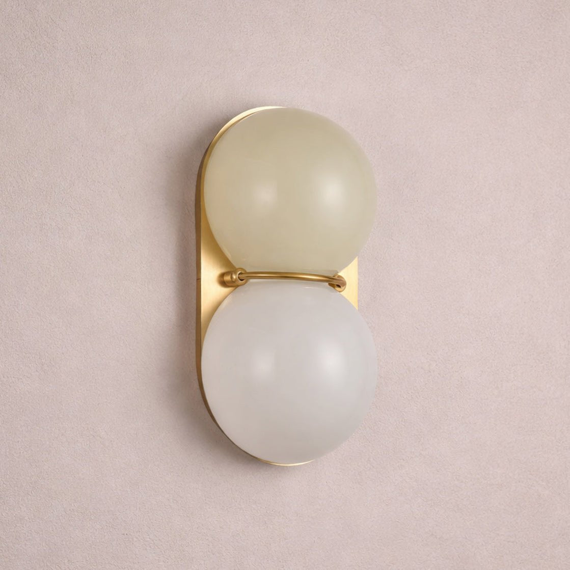 Two bollen wandlamp van glas